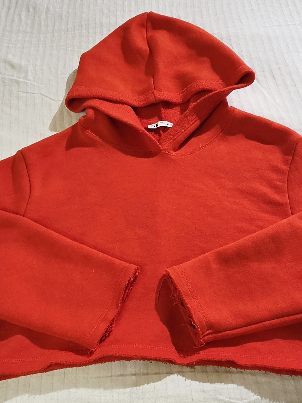 Zara Cropped Hoodie Women Size S RED Long Sleeve Curved Hem Streetwear